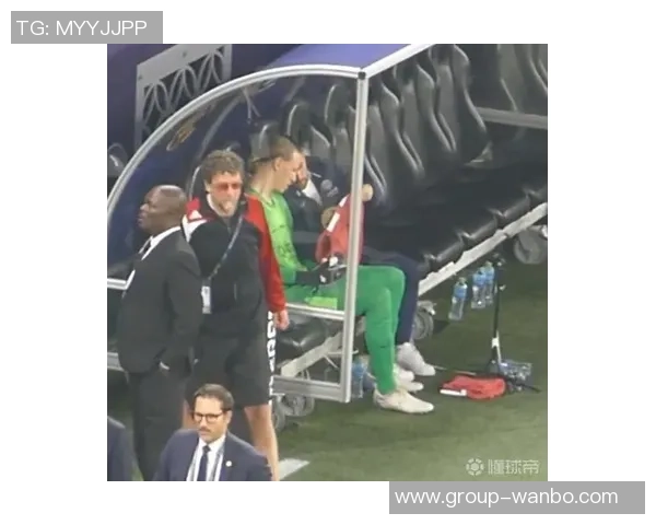 助教巧妙记录对手习惯萨福诺夫连扑四点展现实力