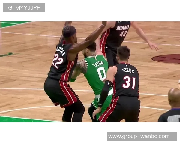 巴特勒潇洒背扣展现飞天绝技追梦直塞助攻如仙人指路