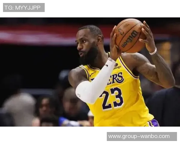 詹姆斯复出后场均上场时间引发争议湖记认为32到33分钟更为合理